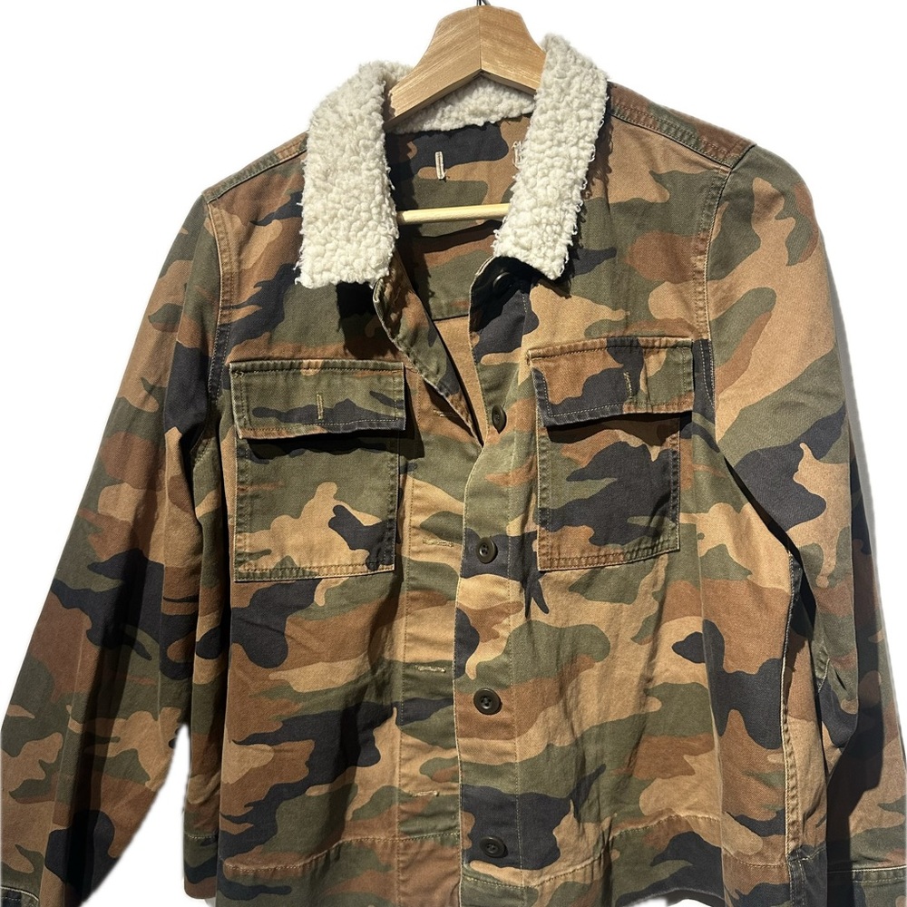 Madewell Northward Cropped Army Jacket in Cottontail Camo:Sherpa Edition